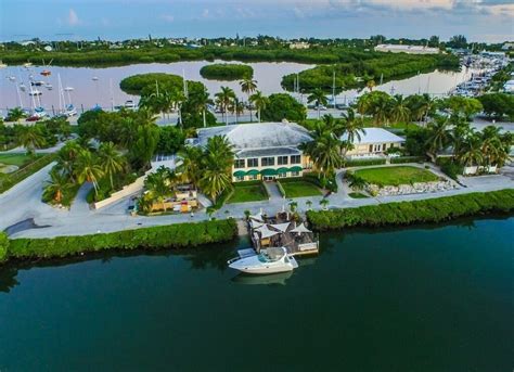 Banana bay resort marina - Banana Bay Marina is a full service licensed marina and sport fishing destination, restaurant, hotel, and customs office. Surrounded by tropical rainforest and located on the beautiful and calm waters …